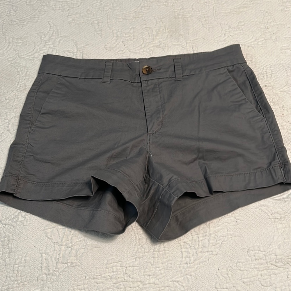 Old Navy shorts in gray size 4